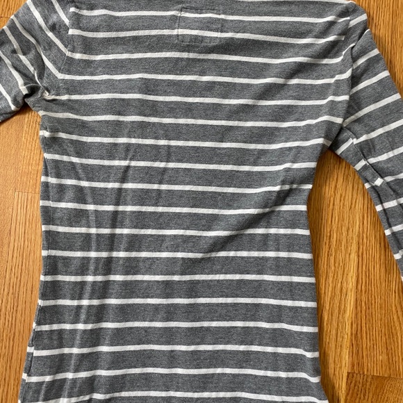 Hollister Long Sleeve Crewneck - Picture 2 of 5